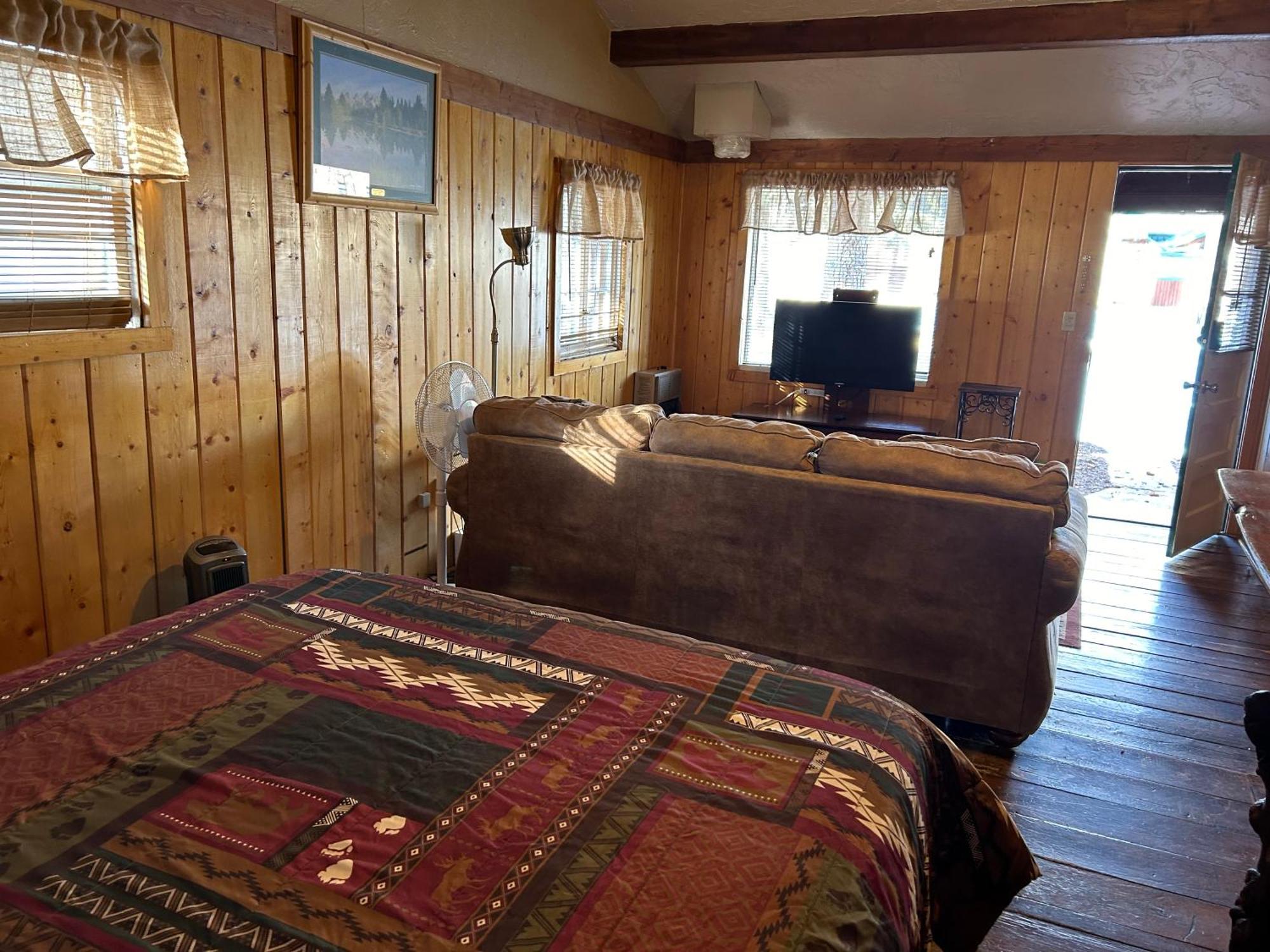 Lodge Chinook Winds