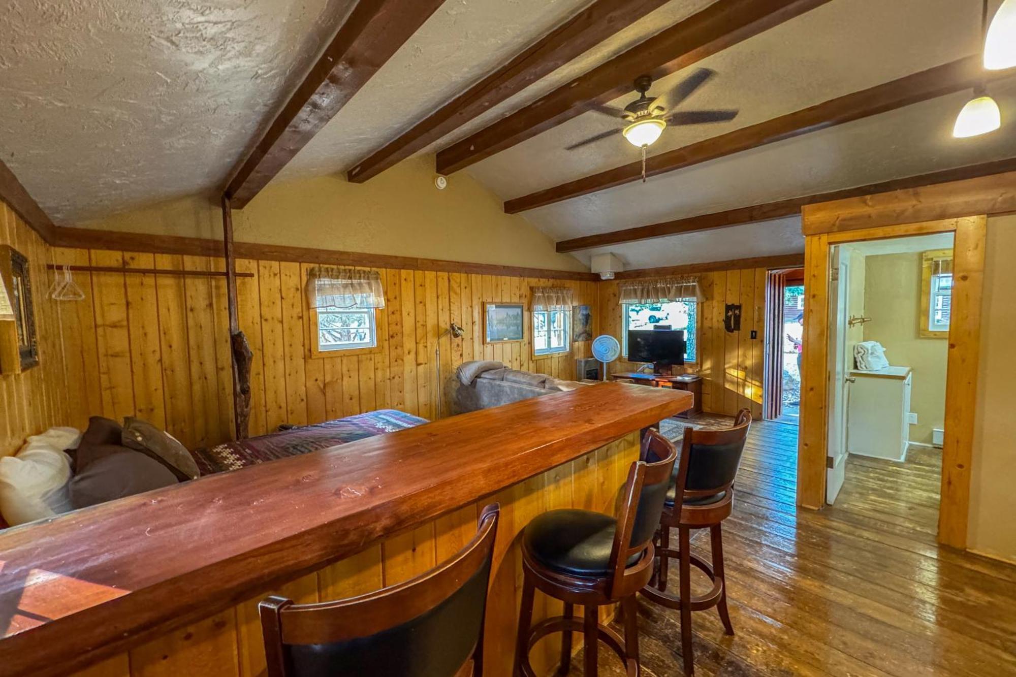 Lodge Chinook Winds