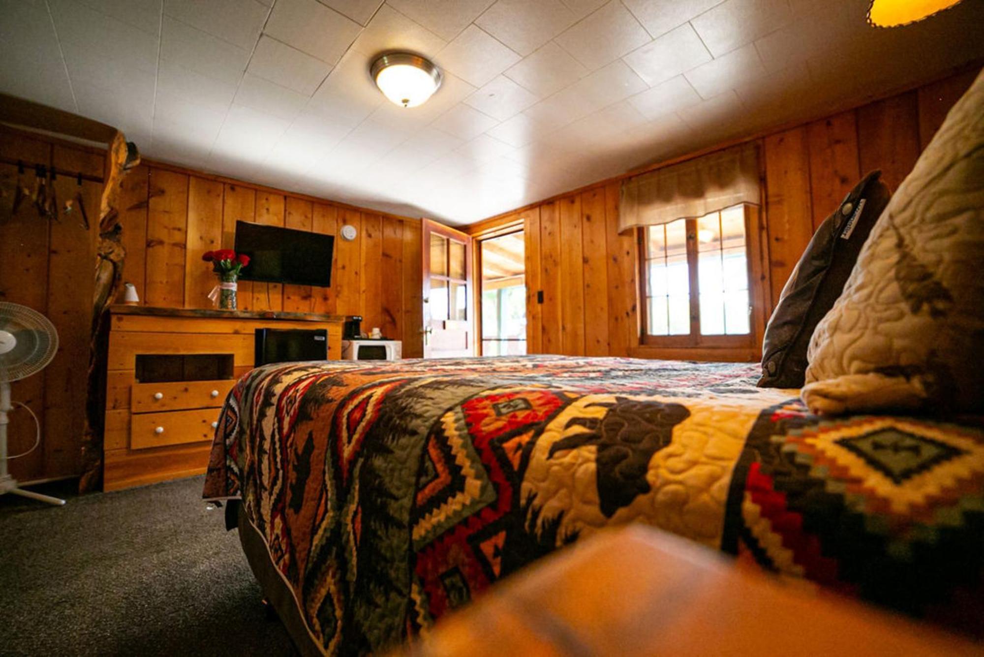 Chinook Winds Lodge *