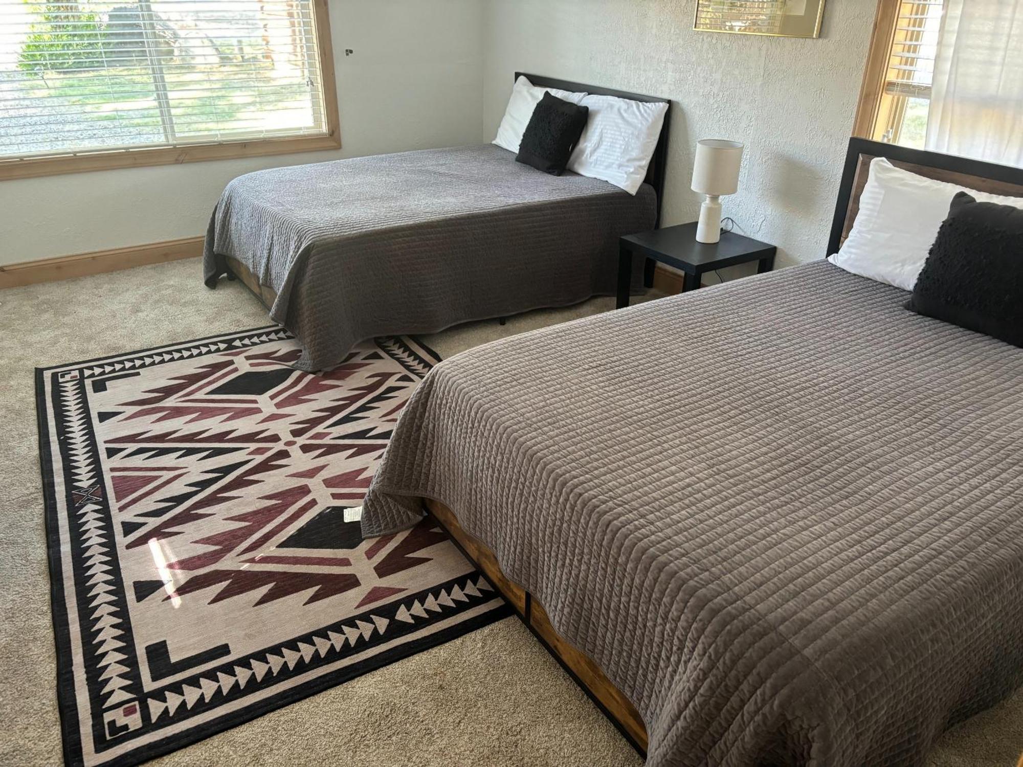 Chinook Winds Lodge *