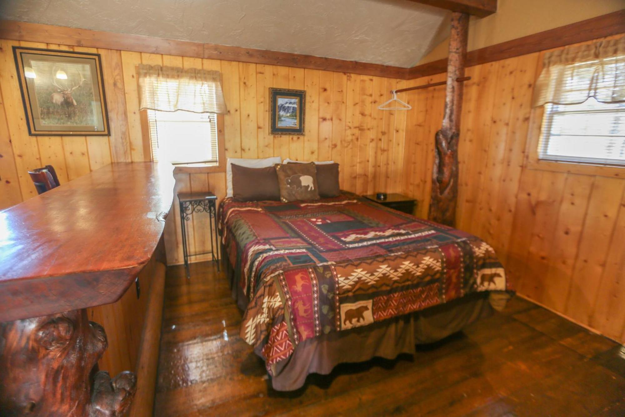 Lodge Chinook Winds *